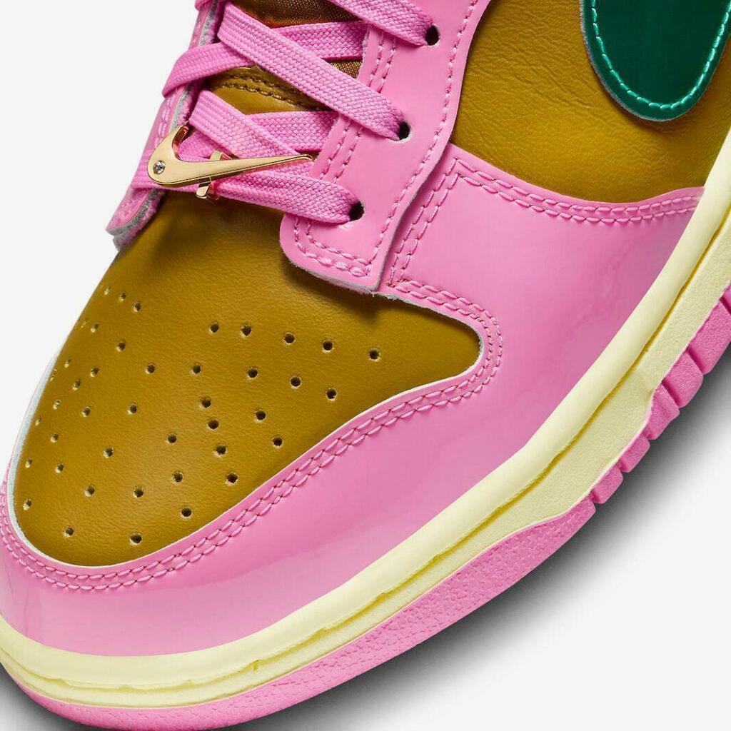 Nike Dunk Low x Parris Goebel "Playful Pink" Rosa