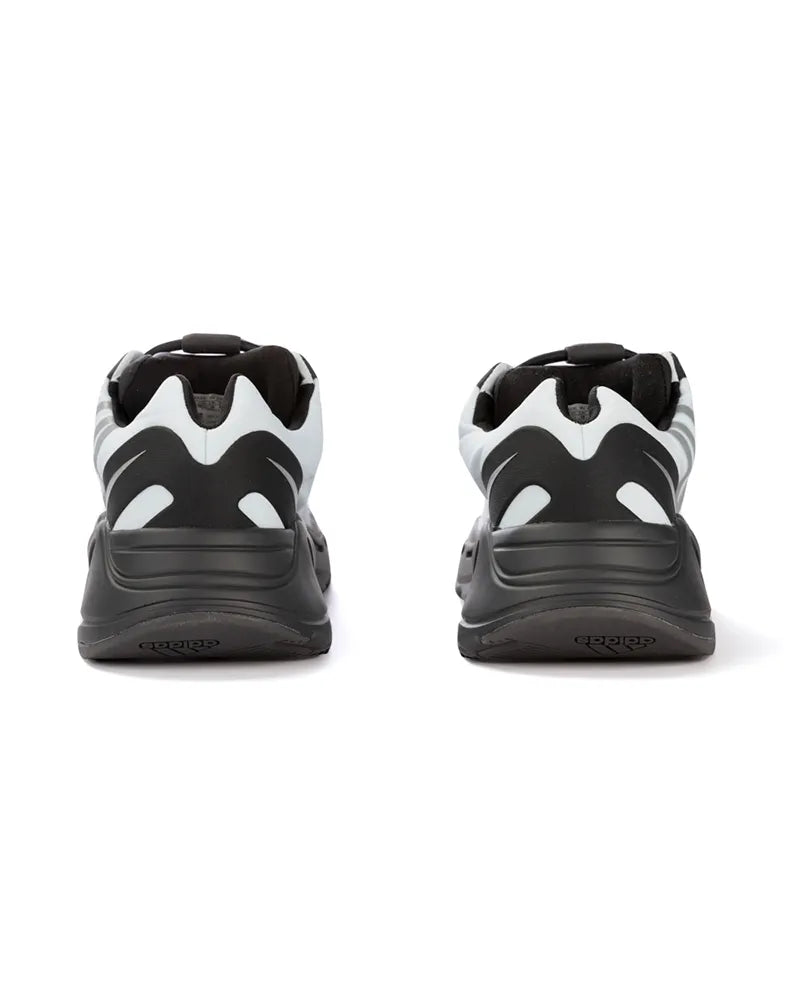 Adidas Yeezy Boost 700 MNVN Laceless Analog