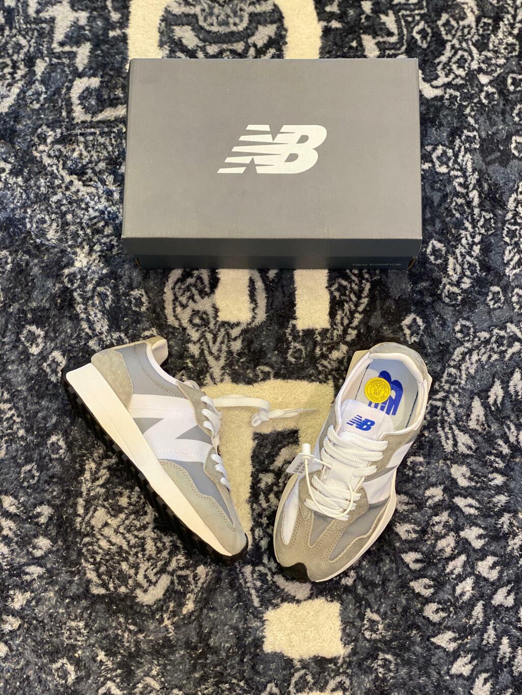 Tênis New Balance 327 - Grey White