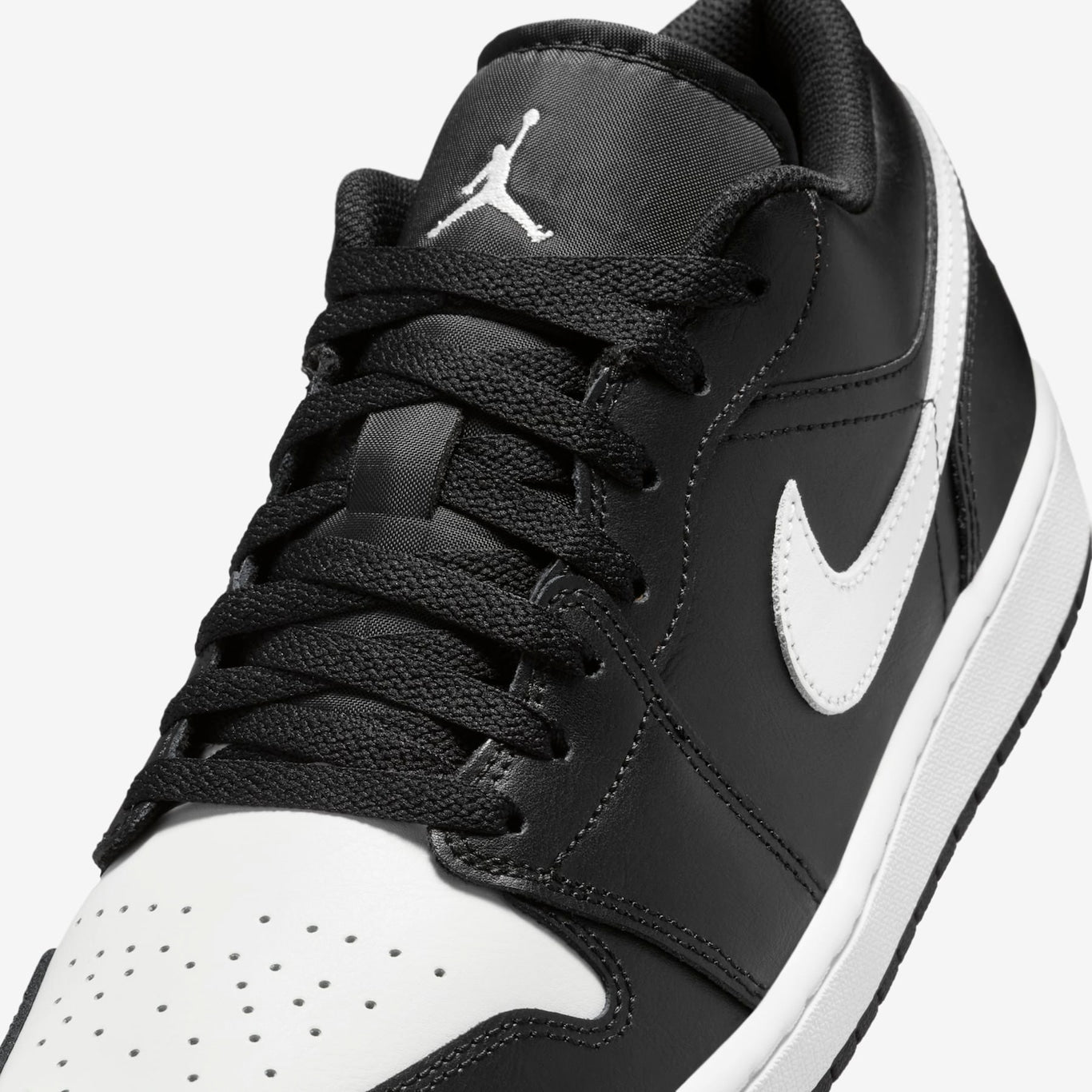 Nike Air Jordan 1 Low Black White