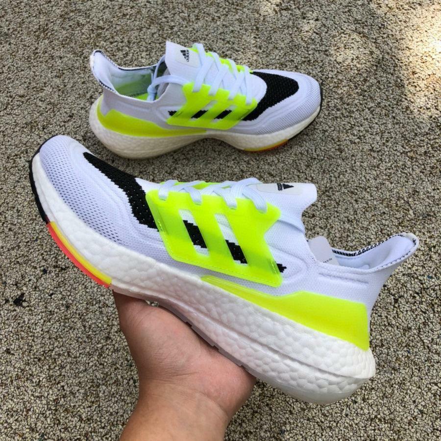 Tênis Adidas Ultra Boost 2021