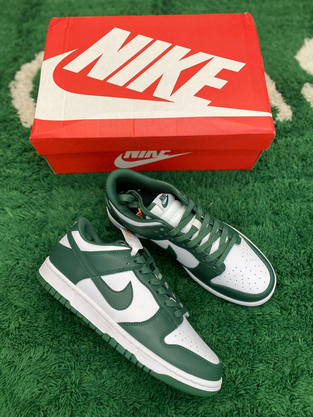 Nike Dunk Low "Michigan State"
