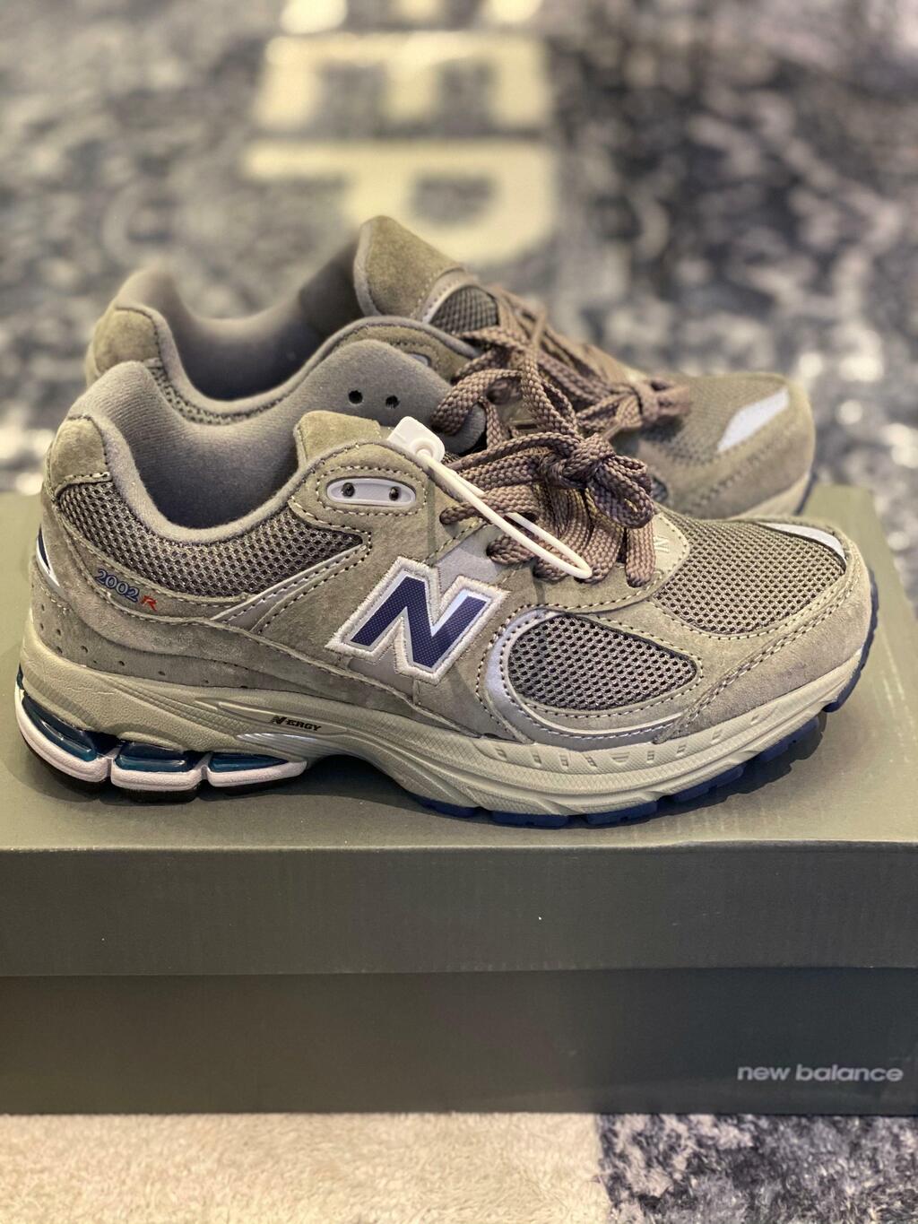Tênis New Balance 2002R OG Light Grey
