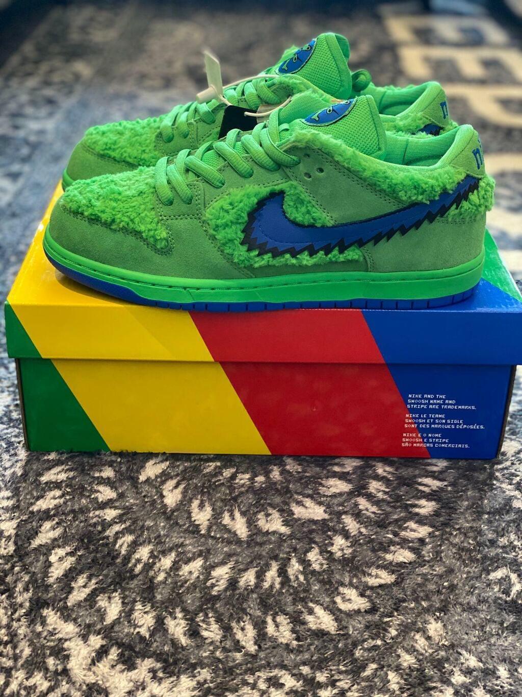 Nike SB Dunk Low "Grateful Dead”