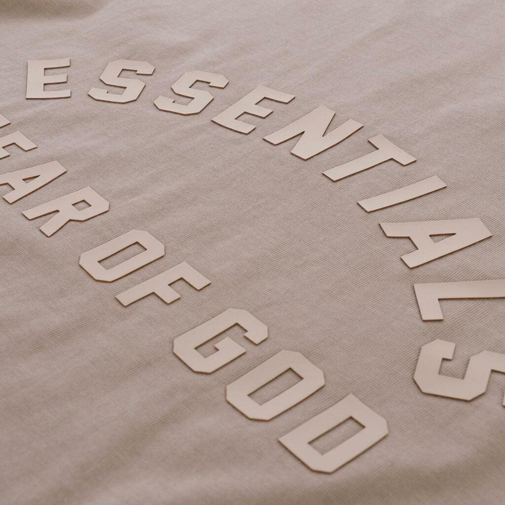 Camiseta Fear Of God Essentials