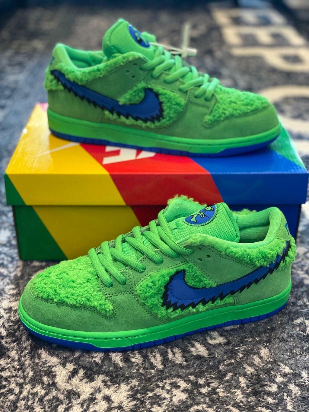 Nike SB Dunk Low "Grateful Dead”