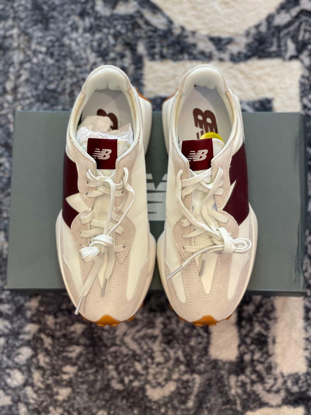Tênis New Balance Wmns 327 'White Dark Red'