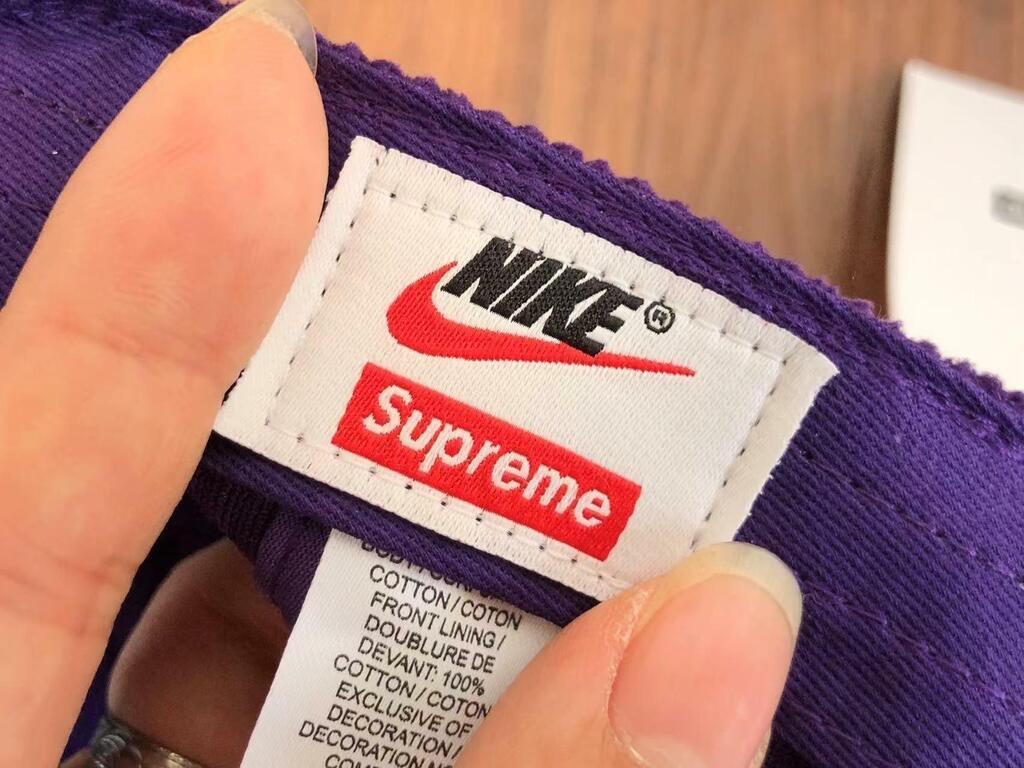 Boné Nike x Supreme