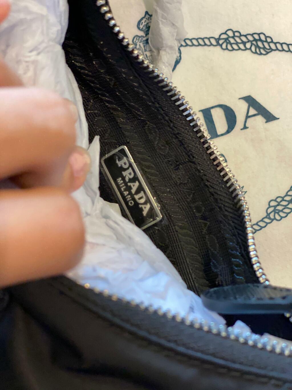 Bolsa em Re-Nylon Prada Re-Edition 2005