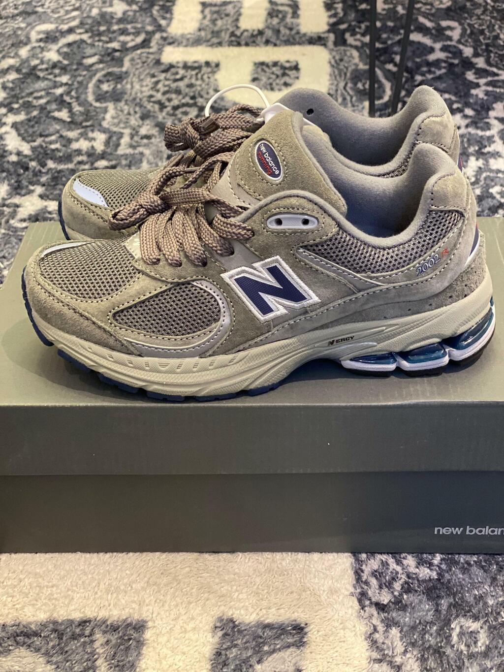 Tênis New Balance 2002R OG Light Grey