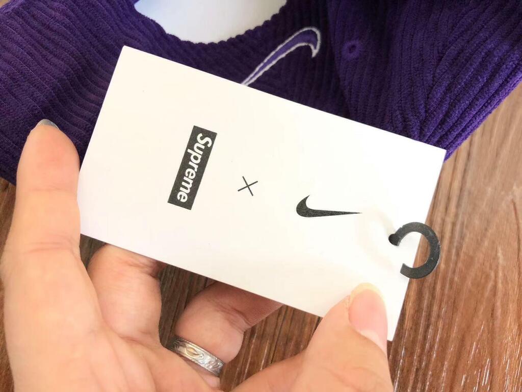 Boné Nike x Supreme
