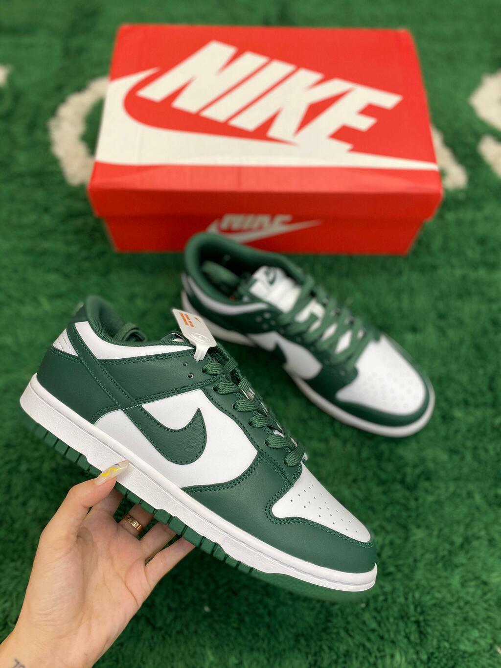 Nike Dunk Low "Michigan State"
