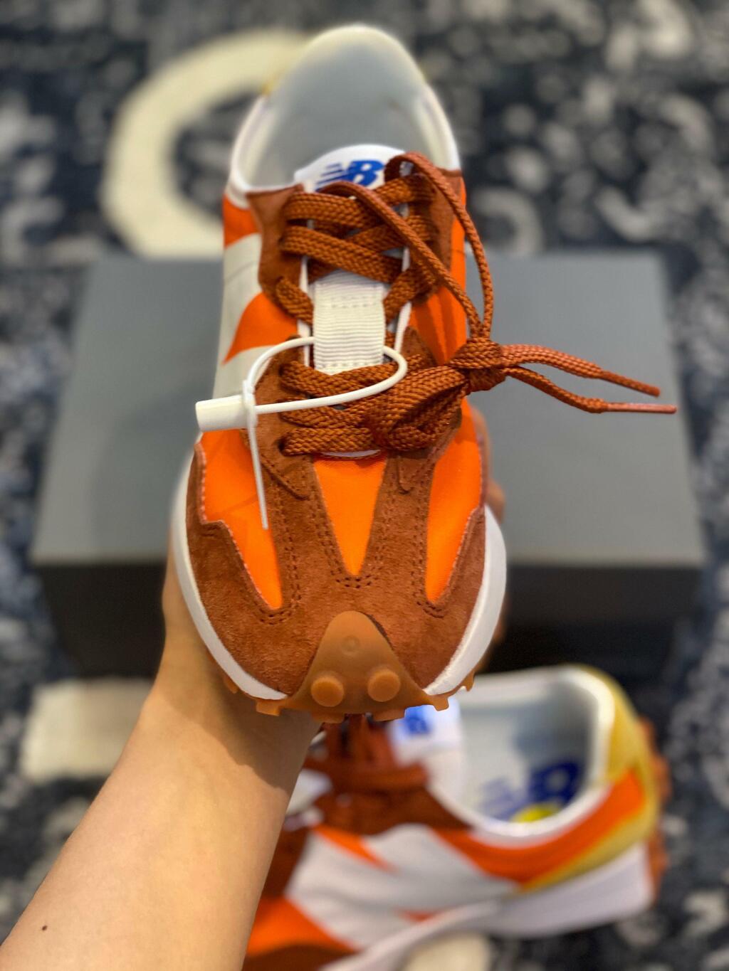 Tênis New Balance 327 - Orange