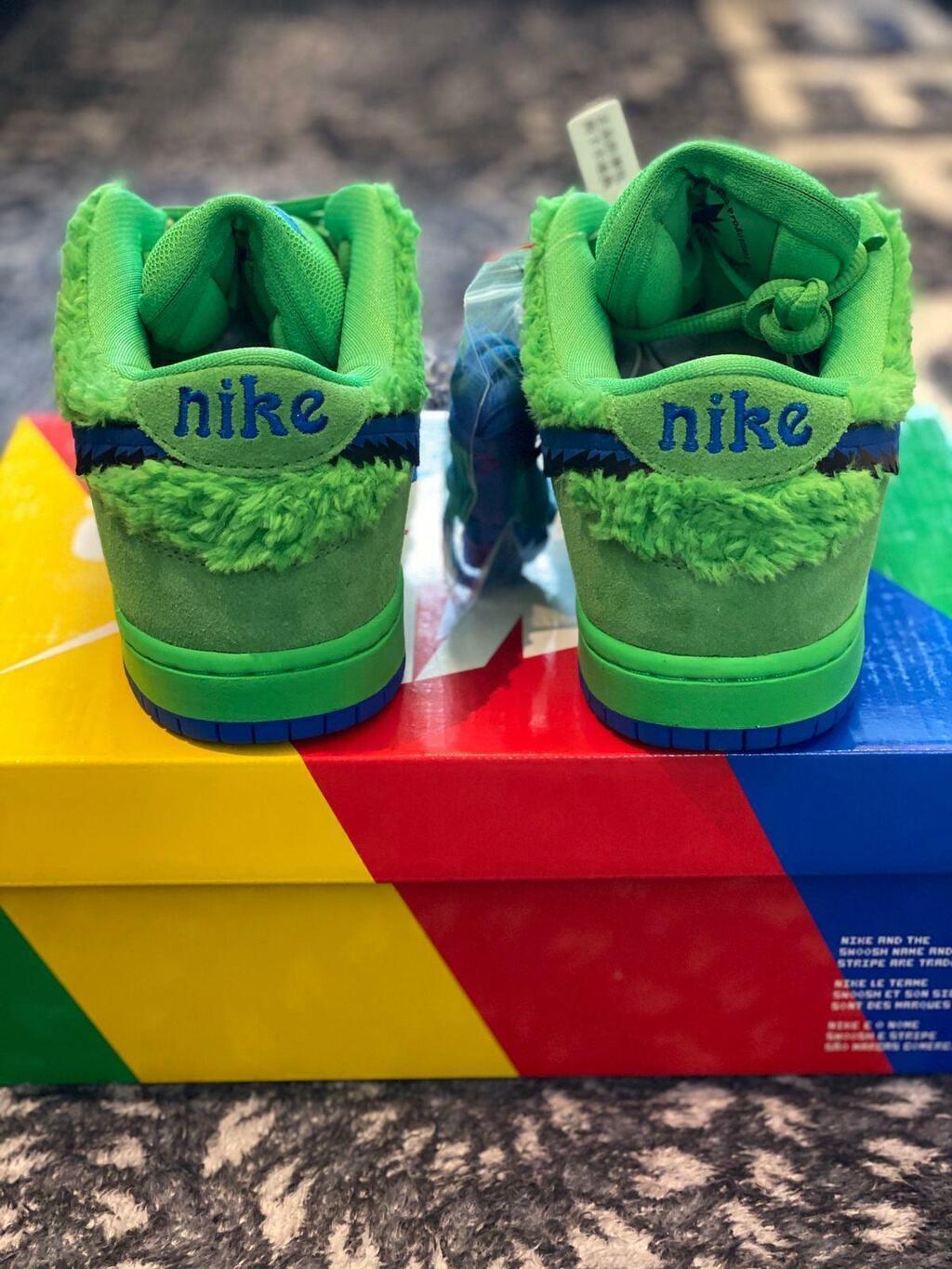 Nike SB Dunk Low "Grateful Dead”