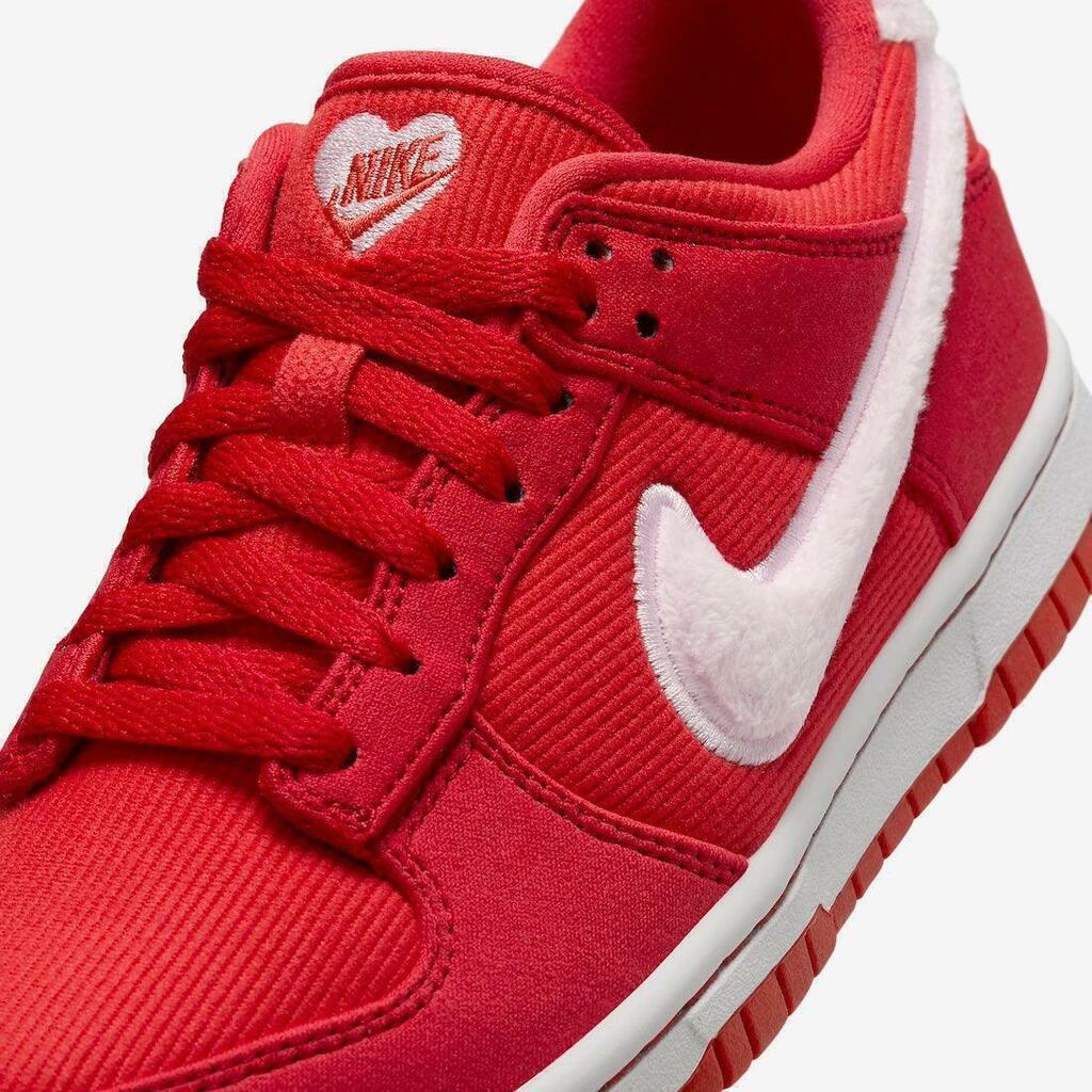 Nike Dunk Low GS "Valentine's Day"