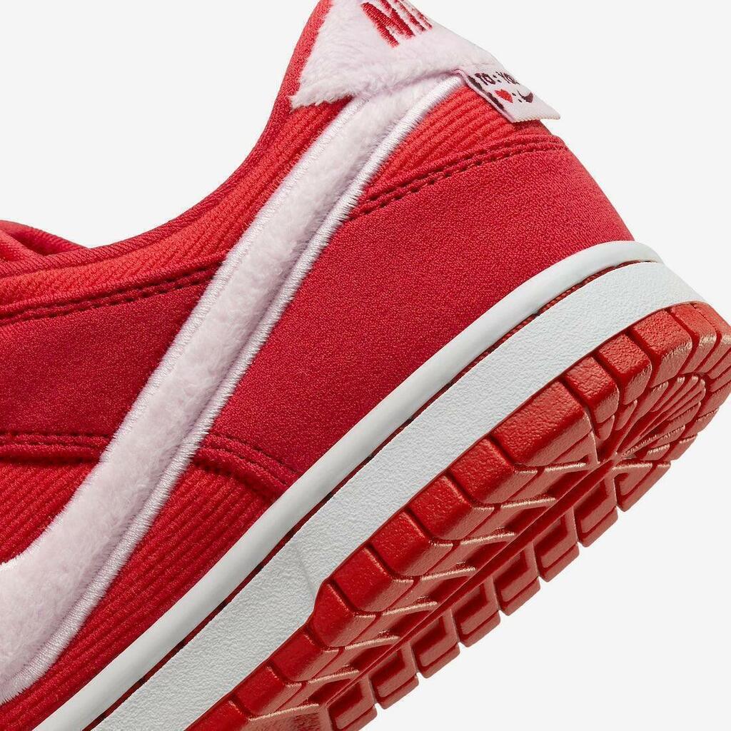 Nike Dunk Low GS "Valentine's Day"
