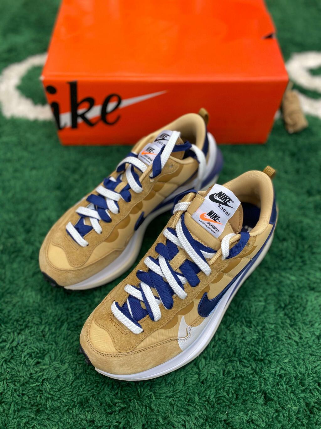 Nike Vaporwaffle x Sacai