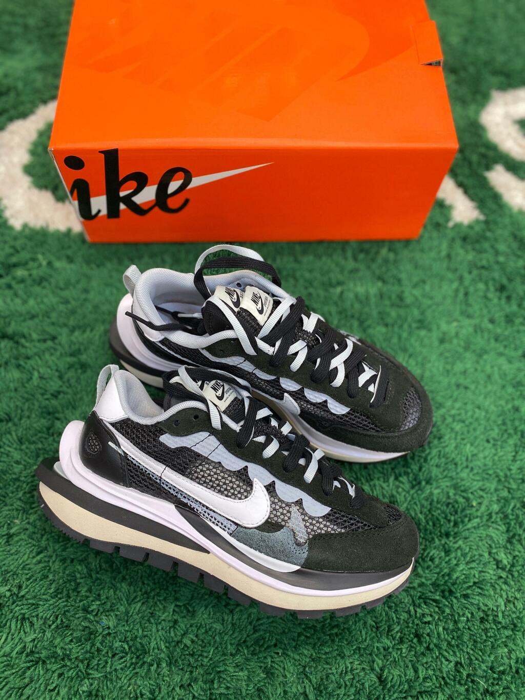 Nike Vaporwaffle x Sacai
