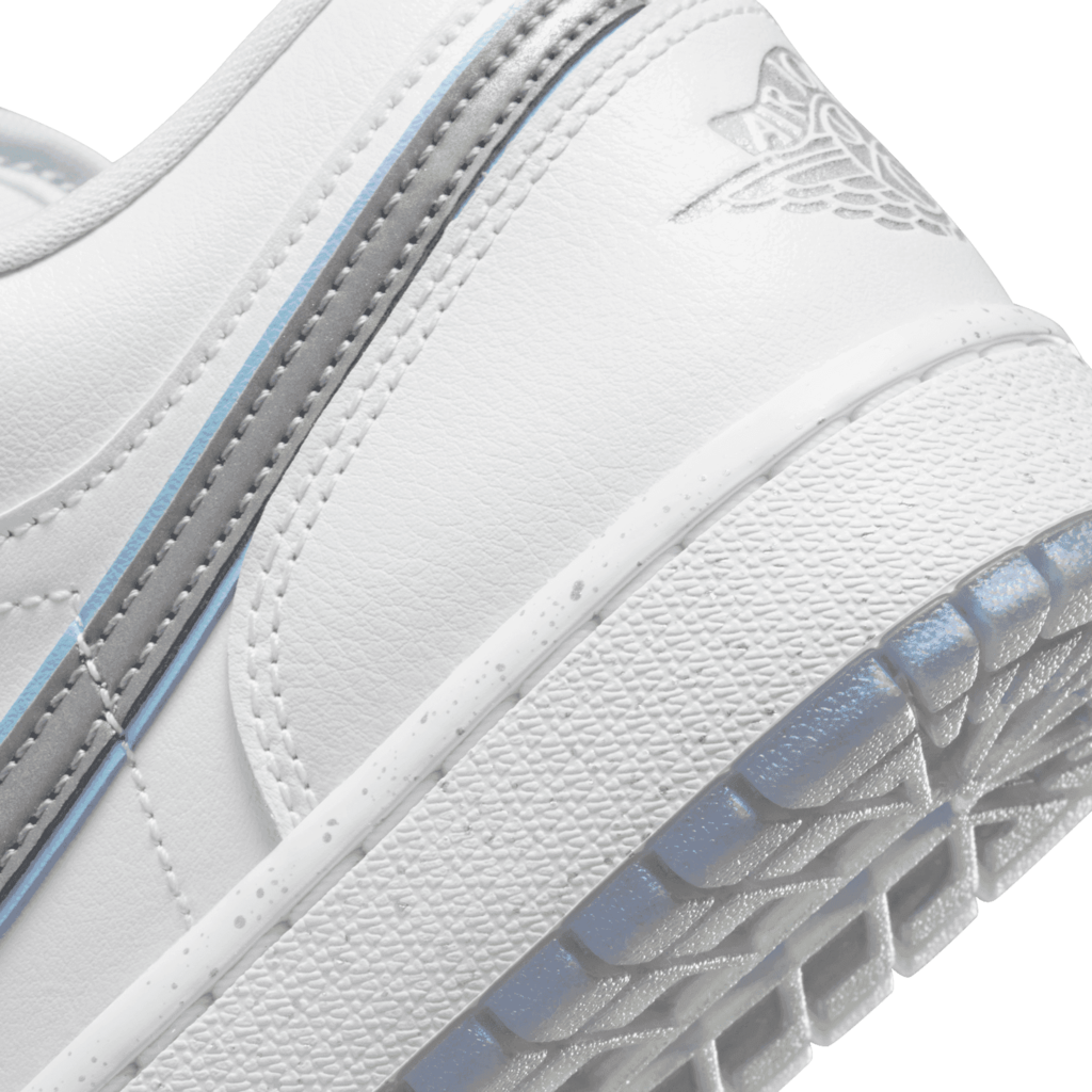 Nike Air Jordan 1 Low SE Dare to Fly