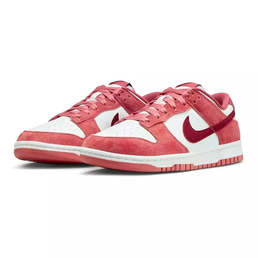 Nike Dunk Low "Valentine's Day (2024)"