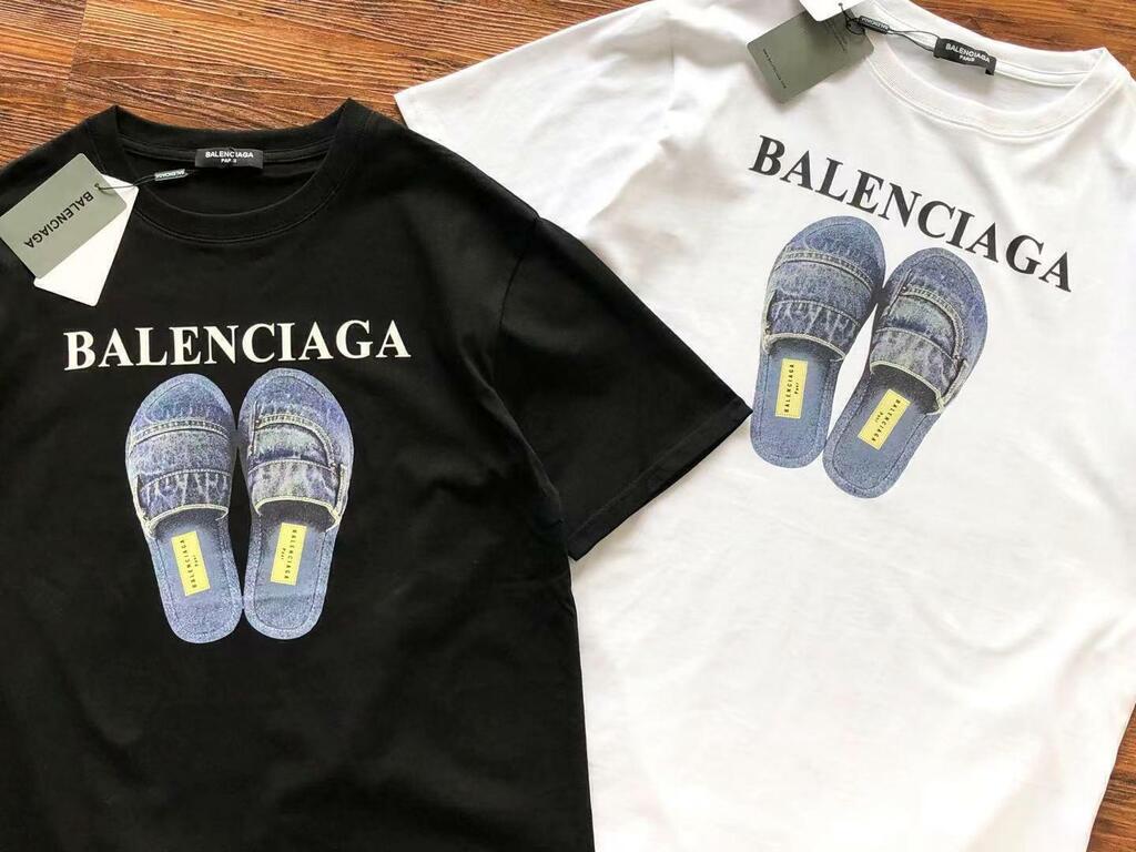 Camiseta Balenciaga Paris