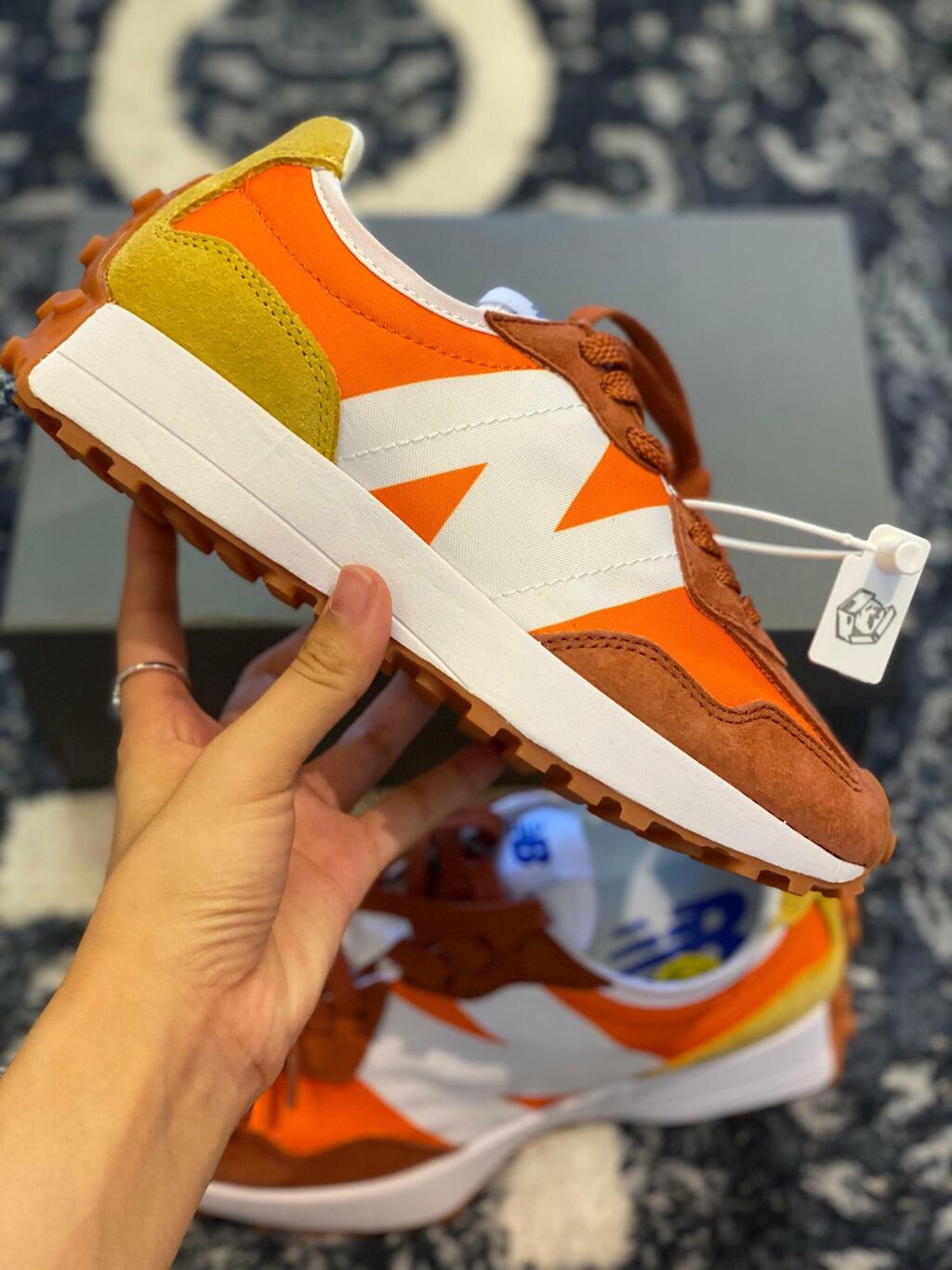 Tênis New Balance 327 - Orange