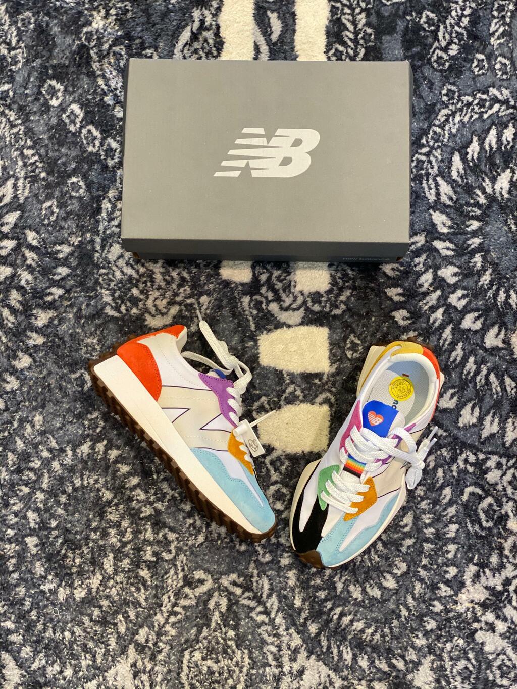 Tênis New Balance 327 'Pride Collection'