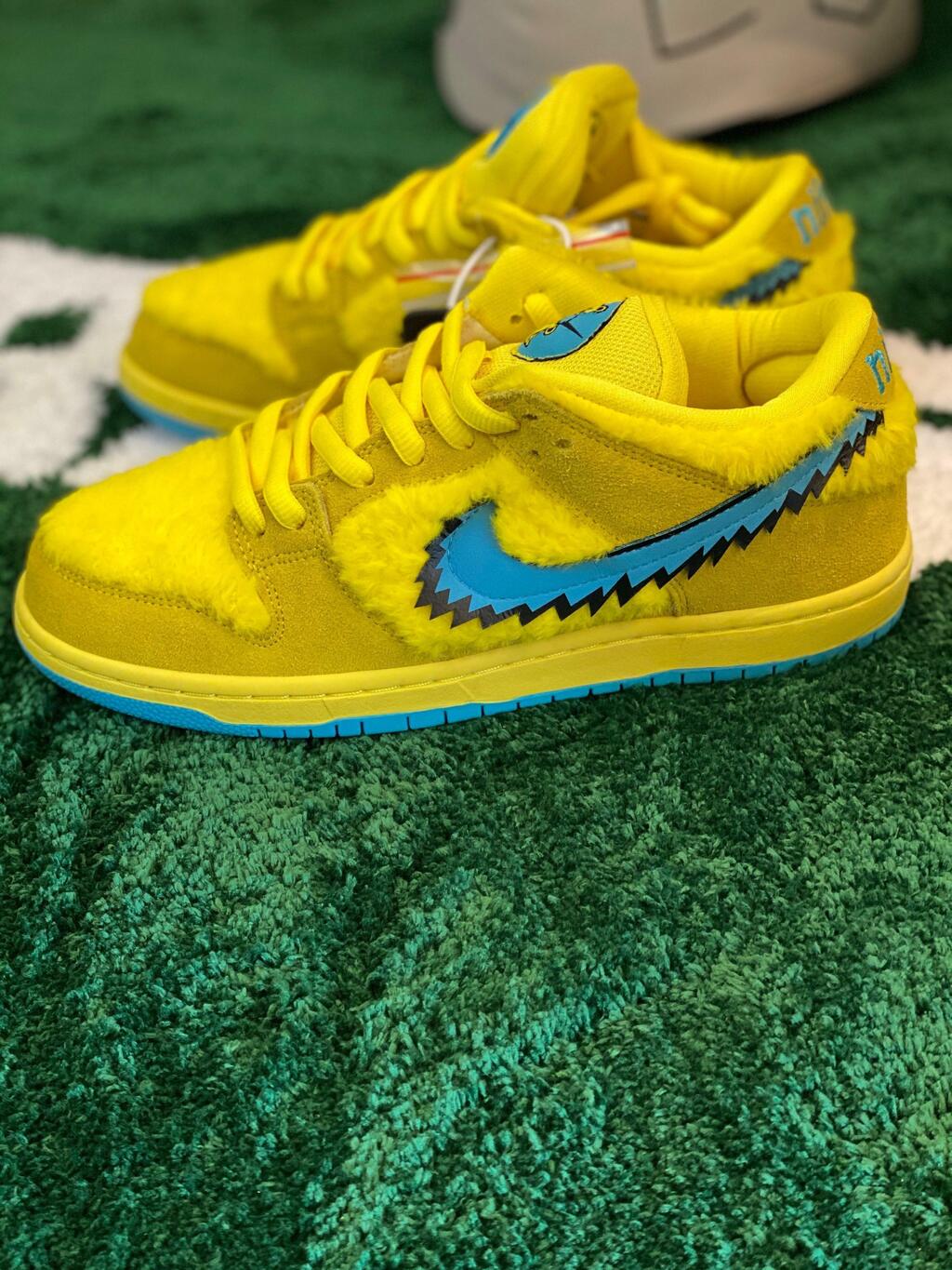 Nike SB Dunk Low "Grateful Dead”