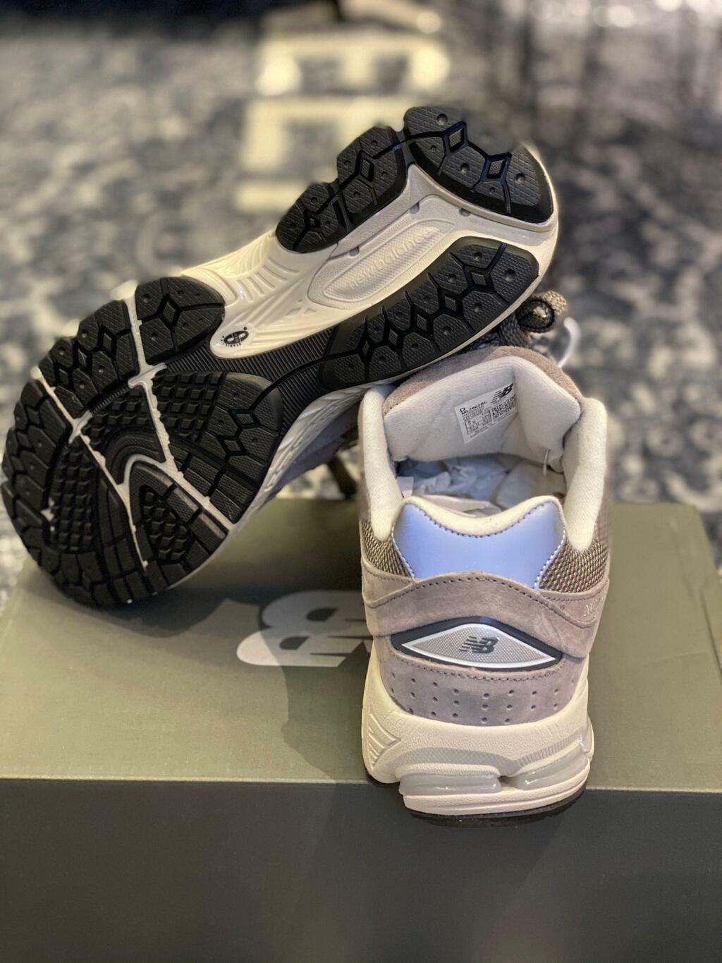 Tênis New Balance 2002R MARBLEHEAD