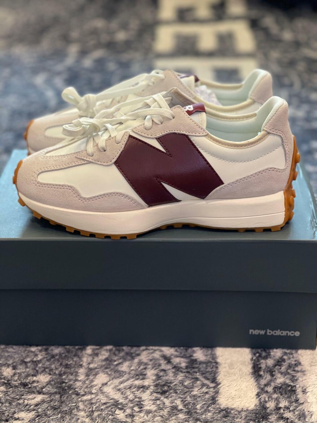 Tênis New Balance Wmns 327 'White Dark Red'