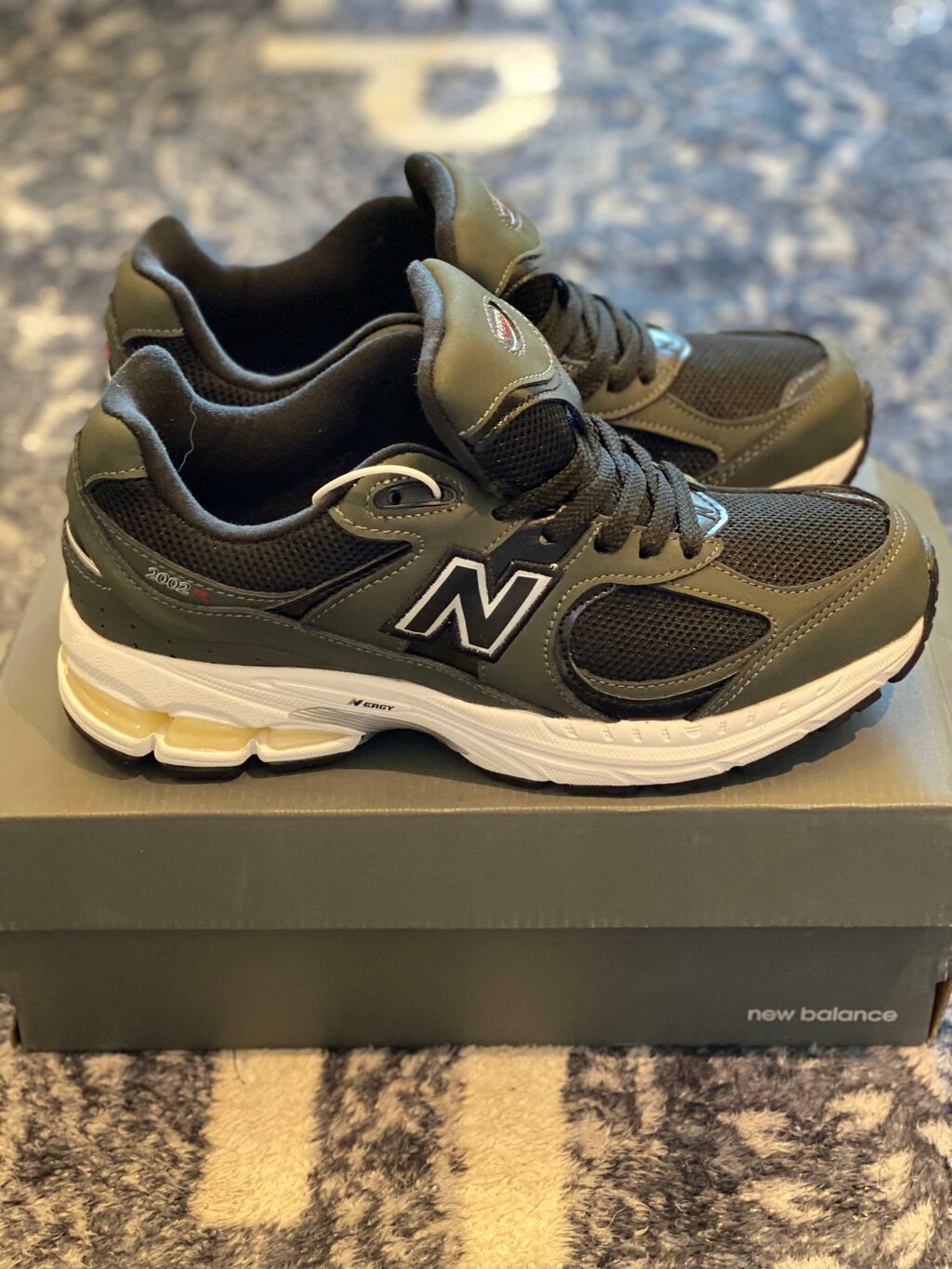 Tênis New Balance 2002R Dark Grey