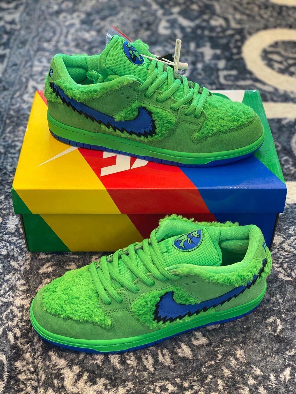 Nike SB Dunk Low "Grateful Dead”