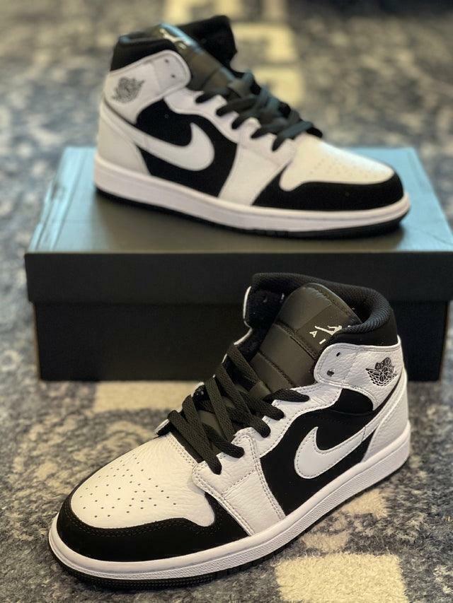 TENIS NIKE AIR JORDA 1 MID "WHITE BLACK"