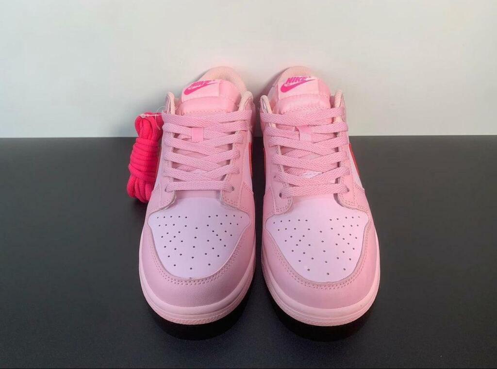 Nike Dunk Low GS Triple Pink