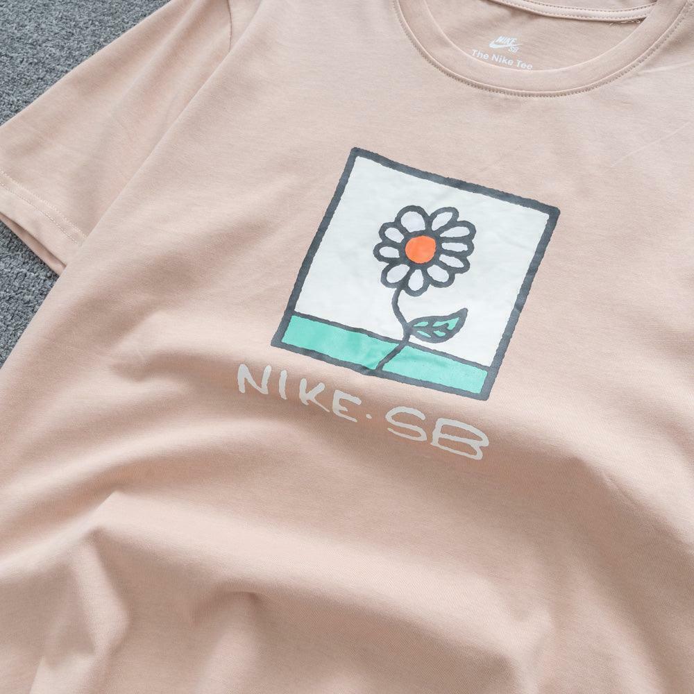 Camiseta Nike SB Daisy