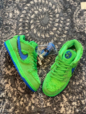 Nike SB Dunk Low "Grateful Dead”