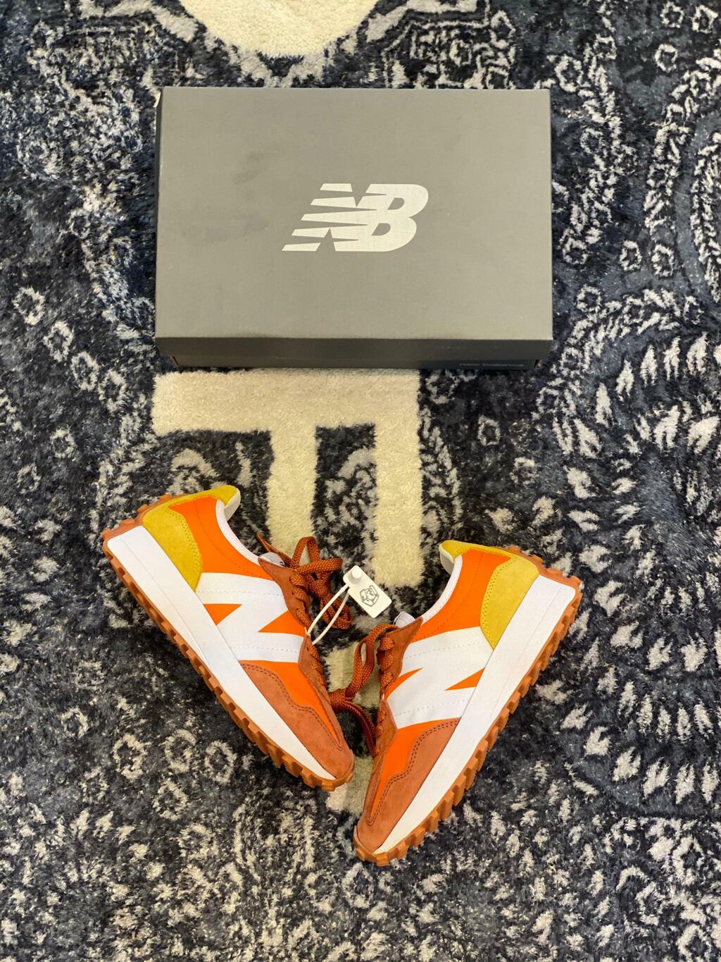 Tênis New Balance 327 - Orange
