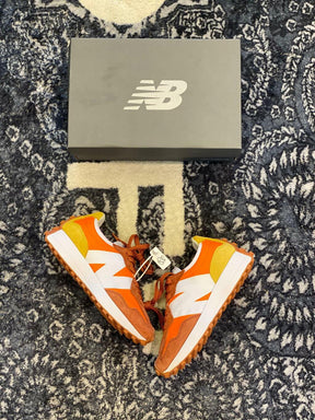 Tênis New Balance 327 - Orange