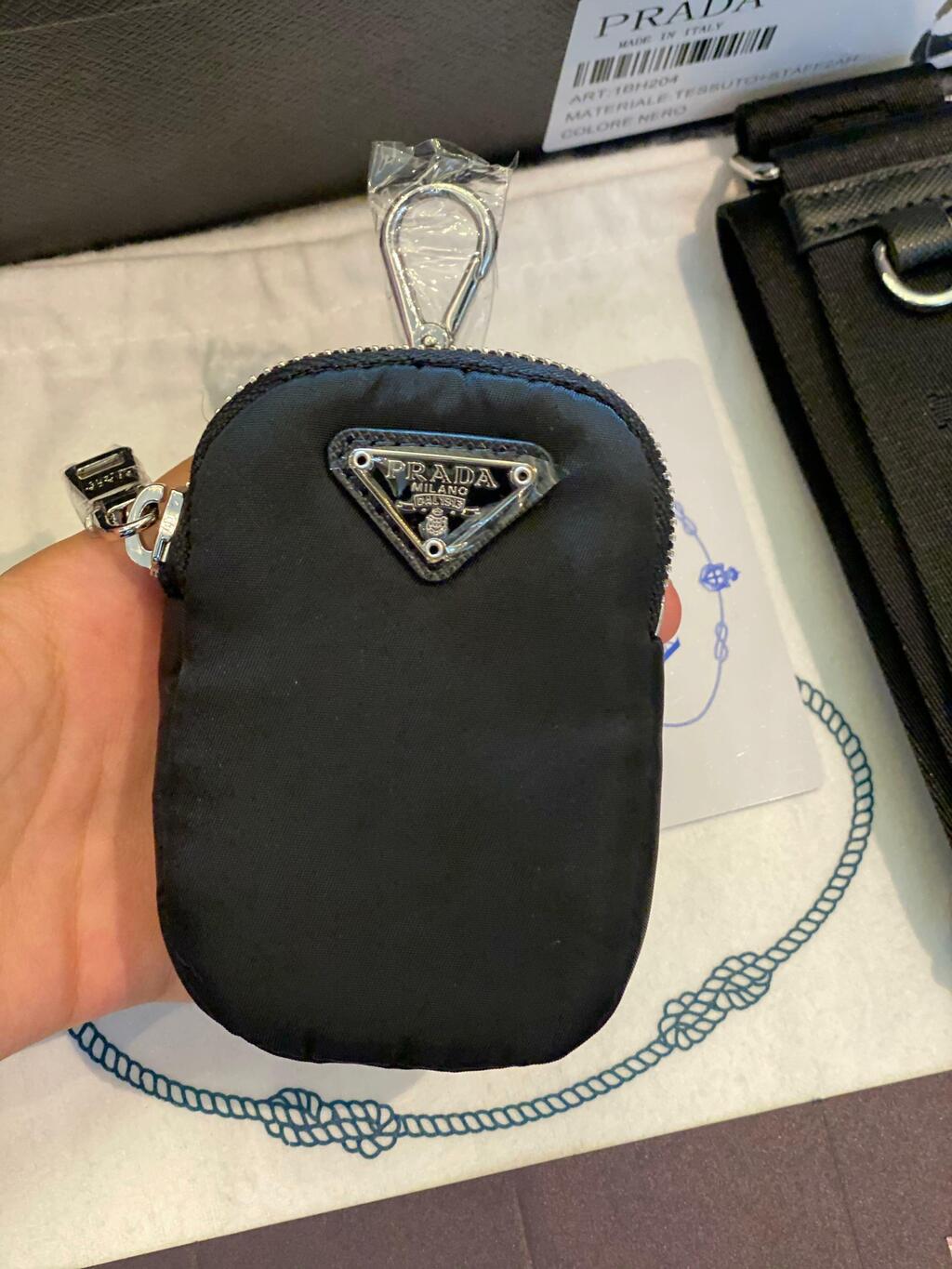 Bolsa em Re-Nylon Prada Re-Edition 2005