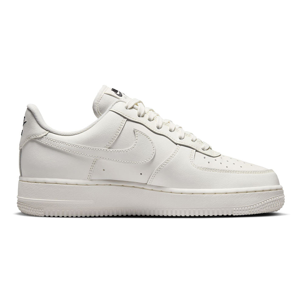 Tênis Nike Air Force 1 07