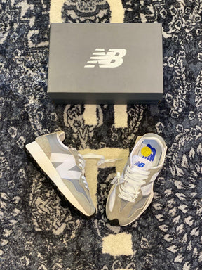 Tênis New Balance 327 - Grey White