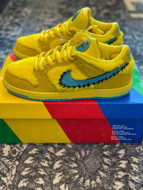 Nike SB Dunk Low "Grateful Dead”