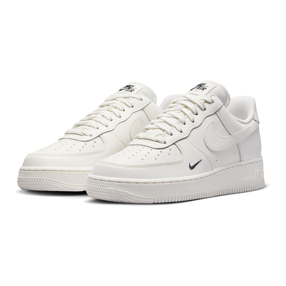Tênis Nike Air Force 1 07