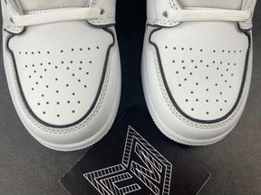 Tênis Nike Air Jordan 1 MID SE "Iridescent reflective trim"