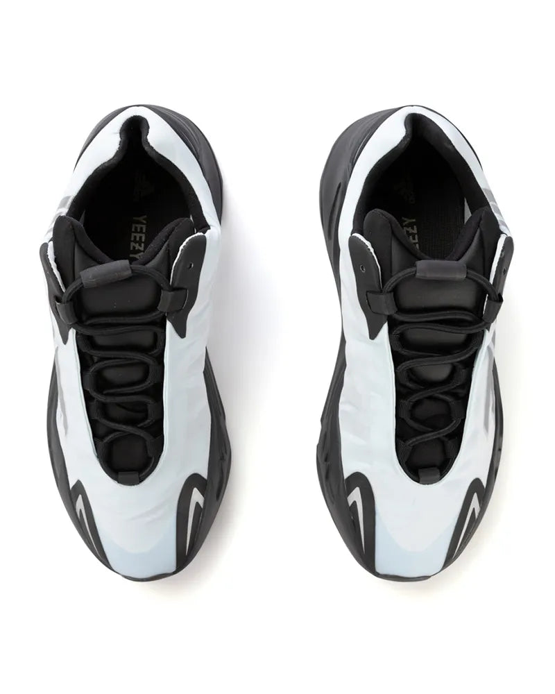 Adidas Yeezy Boost 700 MNVN Laceless Analog