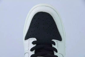 Nike SB Dunk Low Toyota AE86