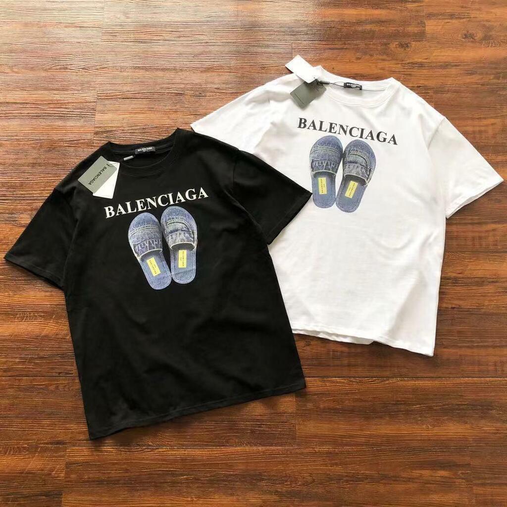 Camiseta Balenciaga Paris