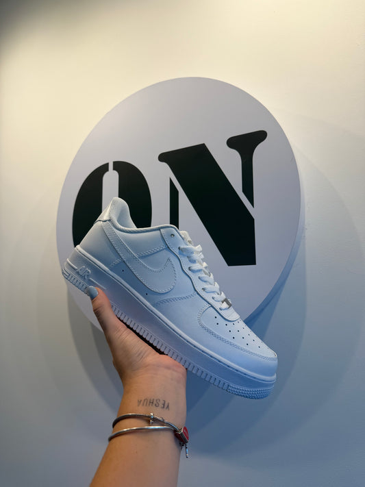 Nike Air Force 1 Low "Triple White" (PRONTA ENTREGA )