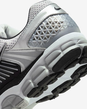 Tênis Nike Zoom Vomero 5