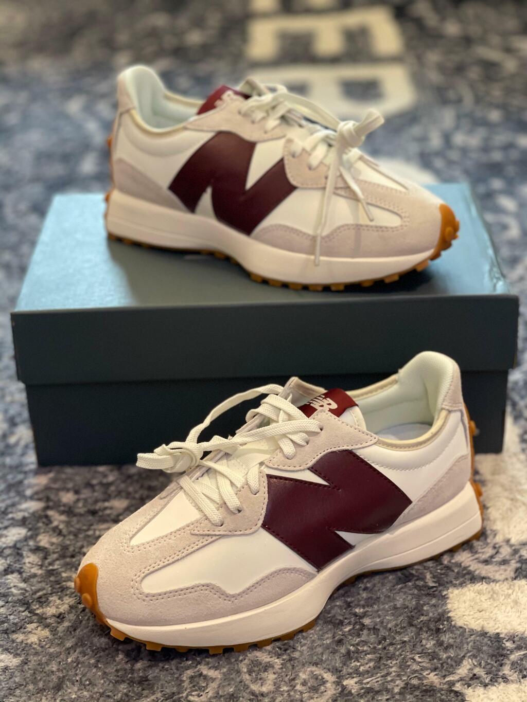 Tênis New Balance Wmns 327 'White Dark Red'